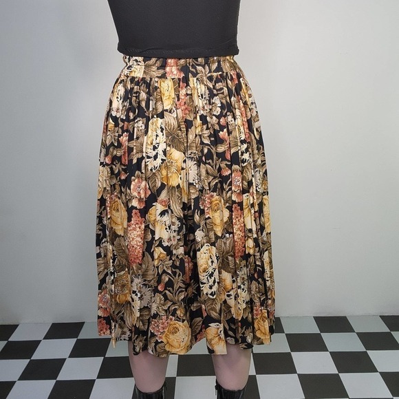 Vintage 2 Piece Brown with Black Floral Skirt & Square Shawl Set - Picture 5 of 7